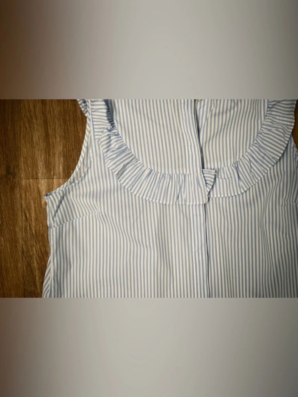 H&M Sleeveless Blouse Women’s Blue and White Striped Size 12 - Picture 6 of 15